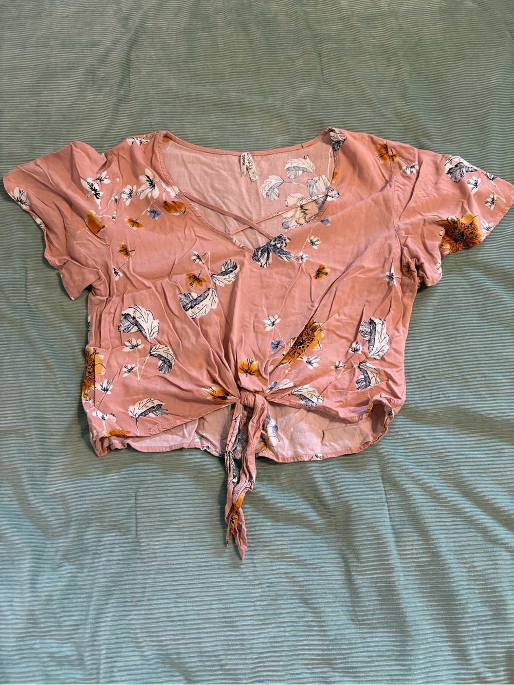Mudd Dusty Rose Floral Tie-Front Crop Top